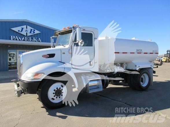 Peterbilt 337 Tankwagen