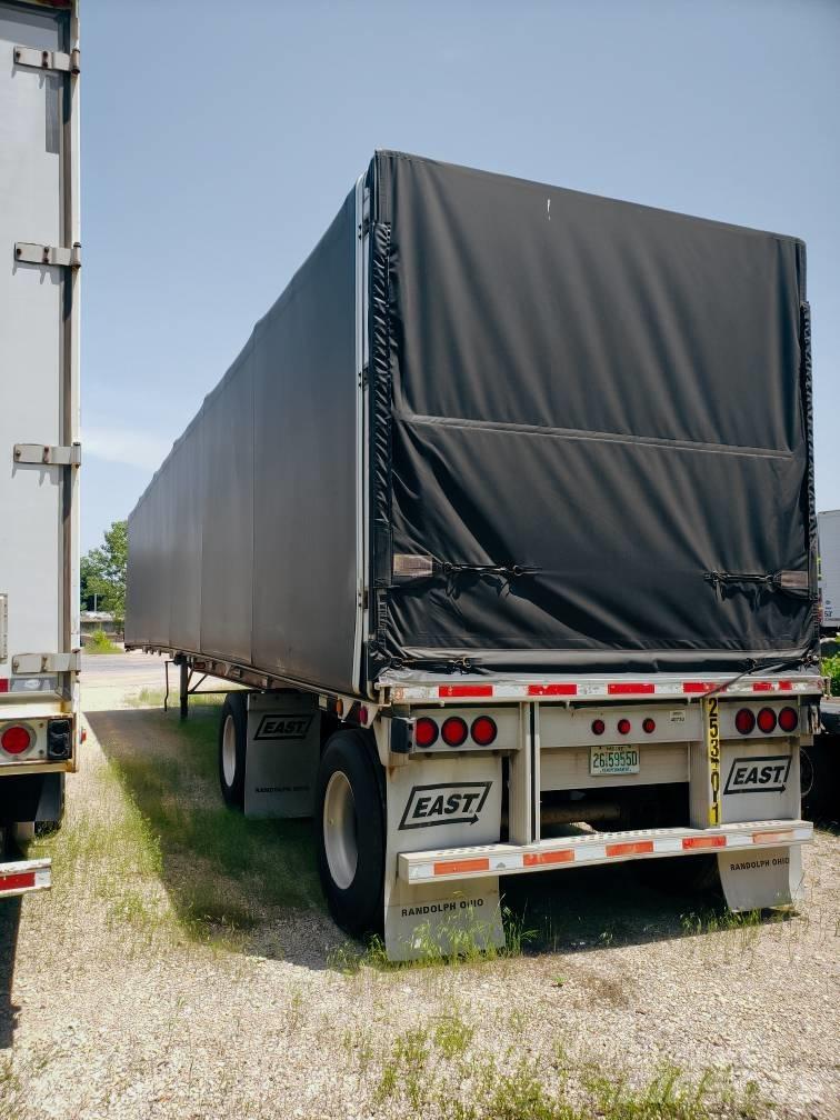 East Mfg 48 Curtainsideranhänger