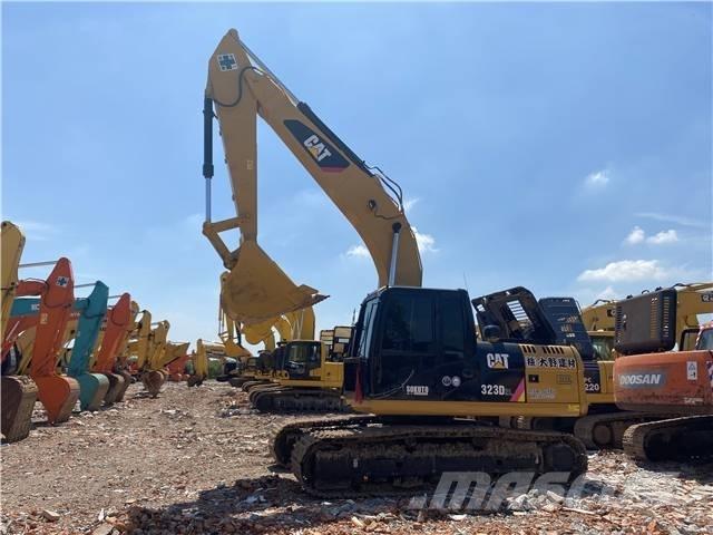 CAT 323D2L Raupenbagger
