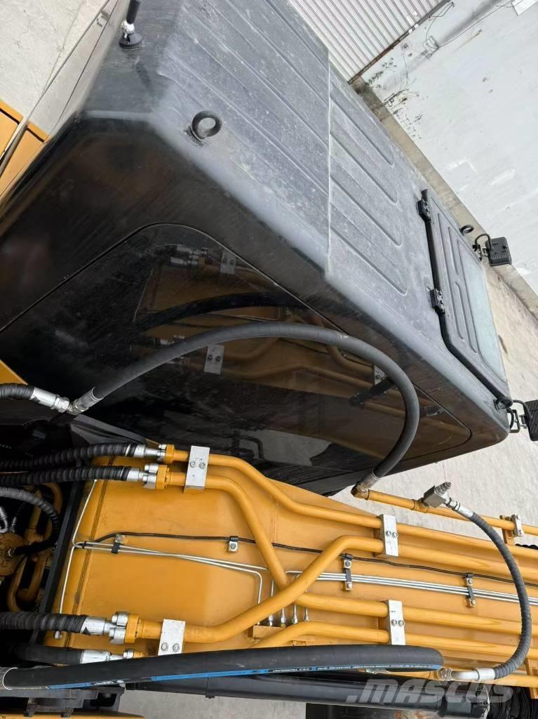 Sany SY 215 C Raupenbagger