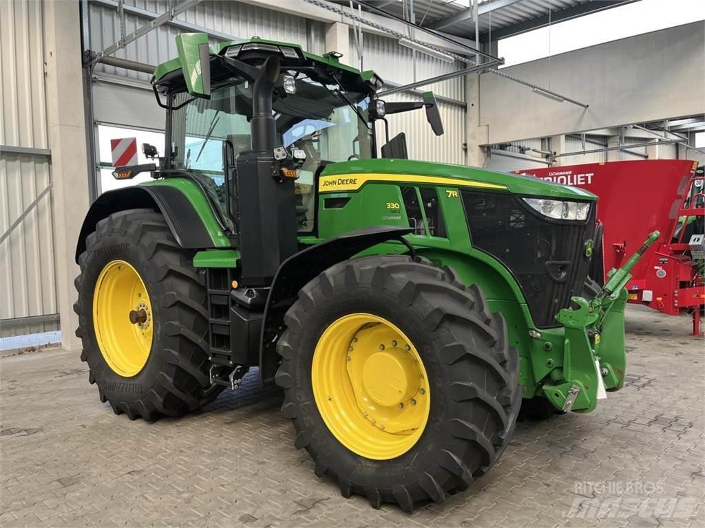 John Deere 7R 330 Traktoren