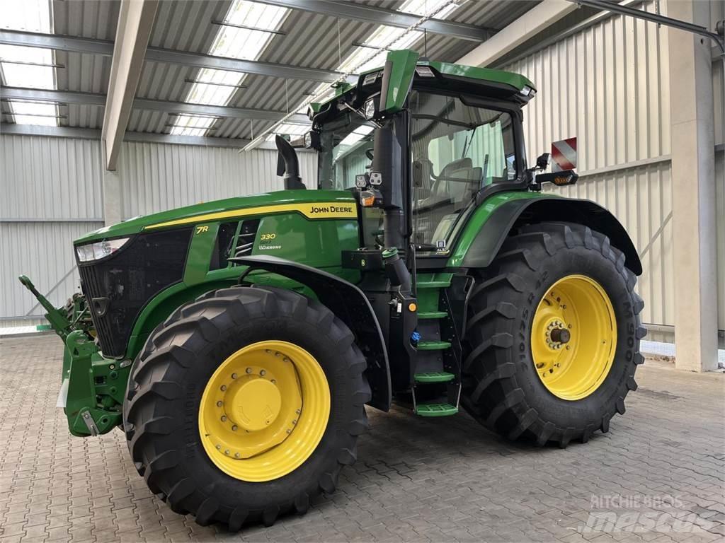 John Deere 7R 330 Traktoren