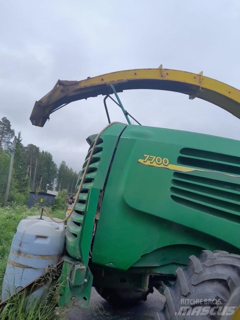 John Deere 7700 Selbstfahrende Häcksler