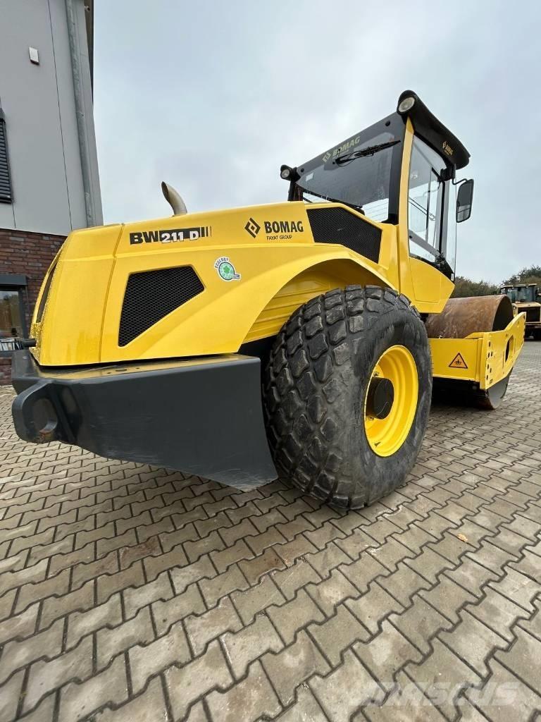 Bomag BW 211 D-5 Walzenzüge