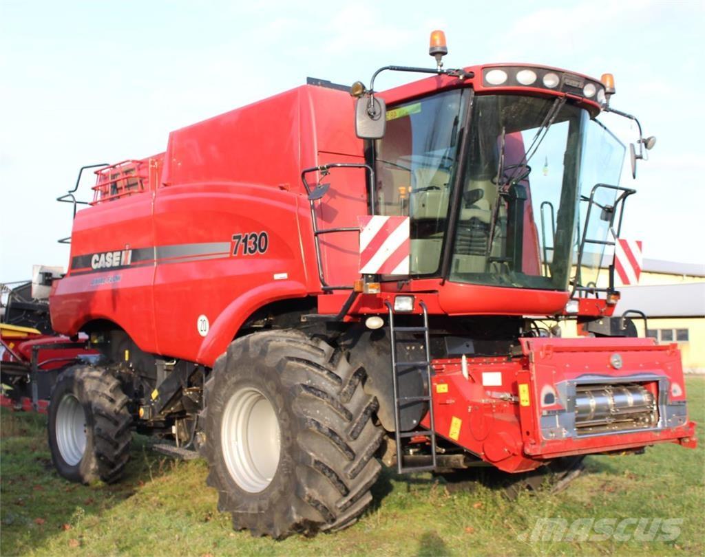 Case IH AF 7130 Mähdrescher