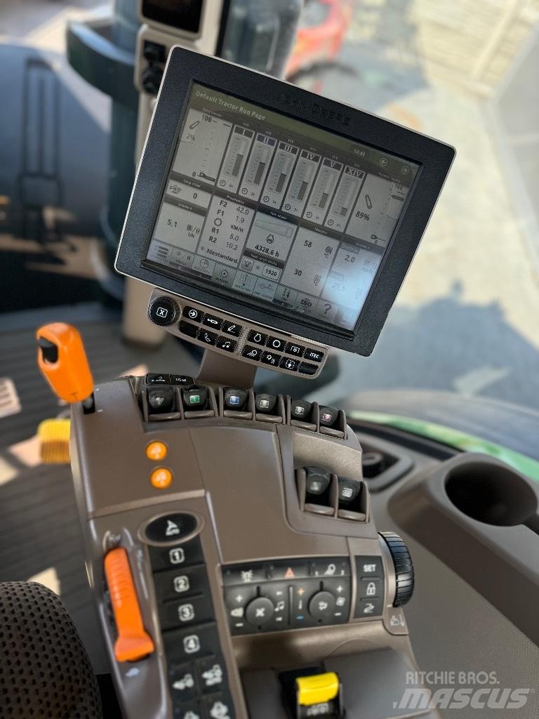 John Deere 8400 R Traktoren