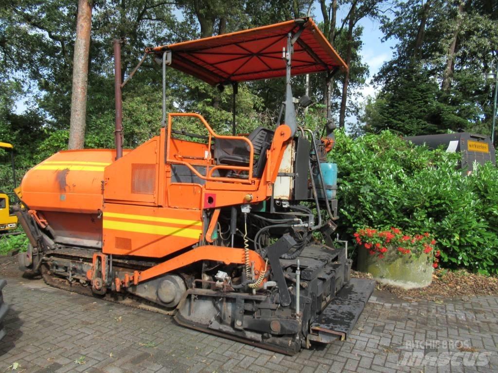 Demag DF 65 C  DF 115 Strassenfertiger