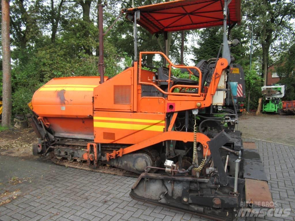 Demag DF 65 C  DF 115 Strassenfertiger