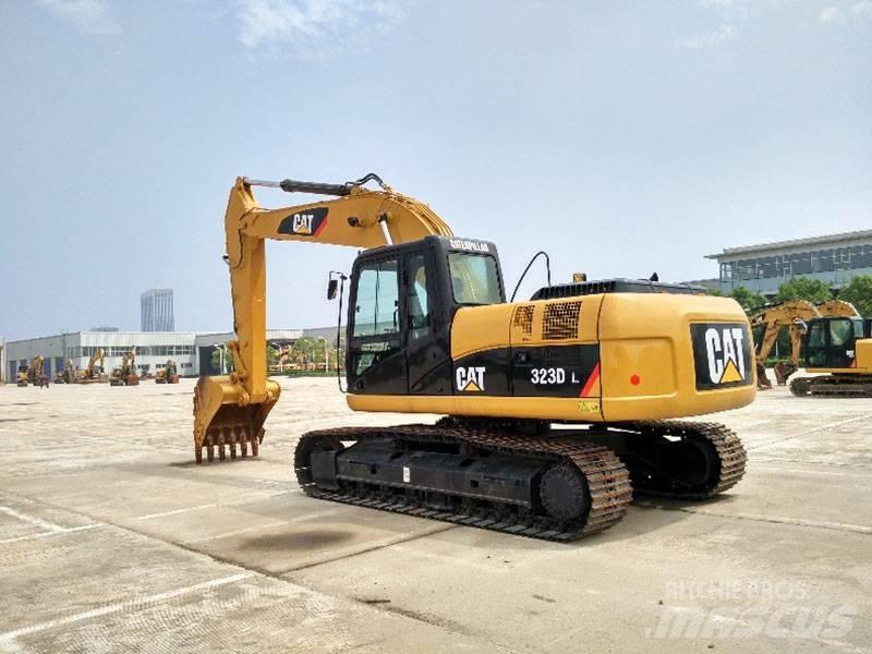 CAT 323 Raupenbagger