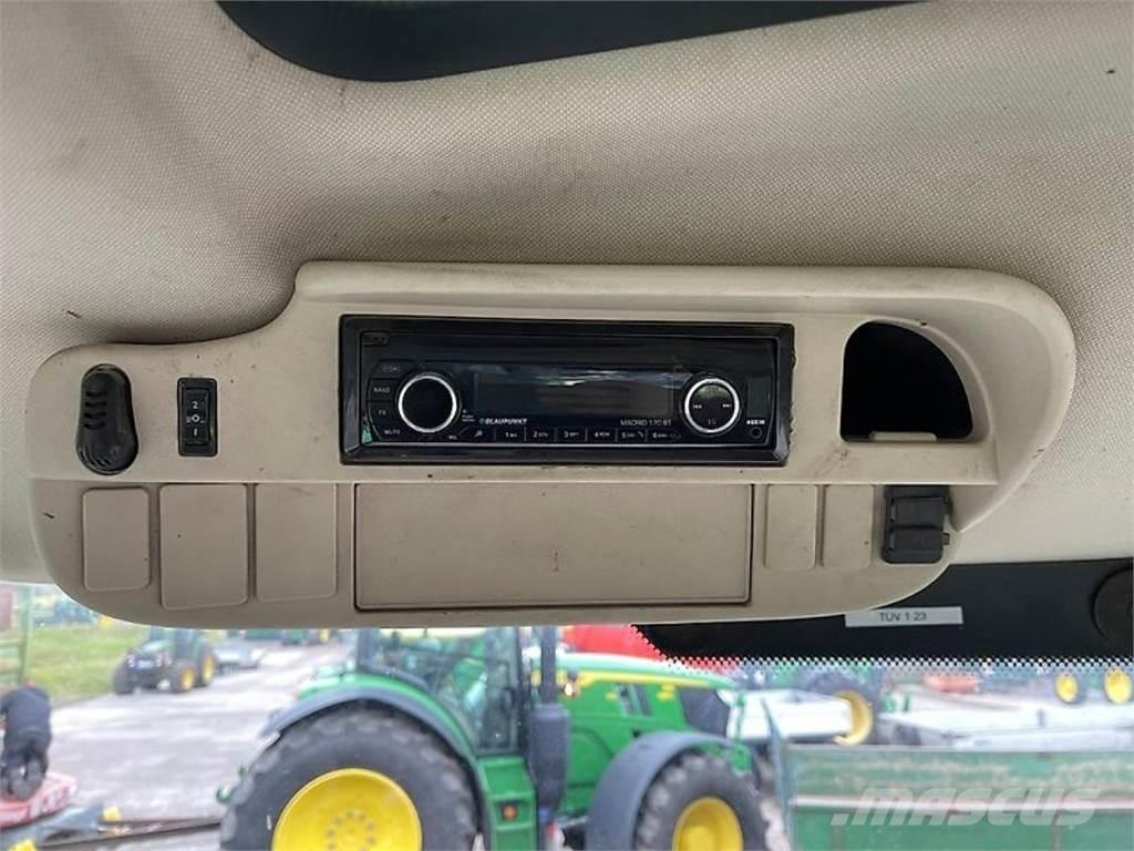 John Deere 6155R Traktoren