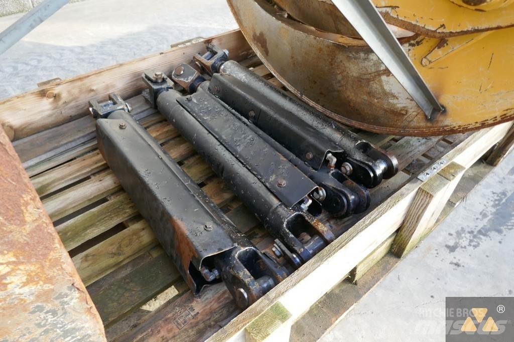 CAT 525D Grapple Transport Sonstige