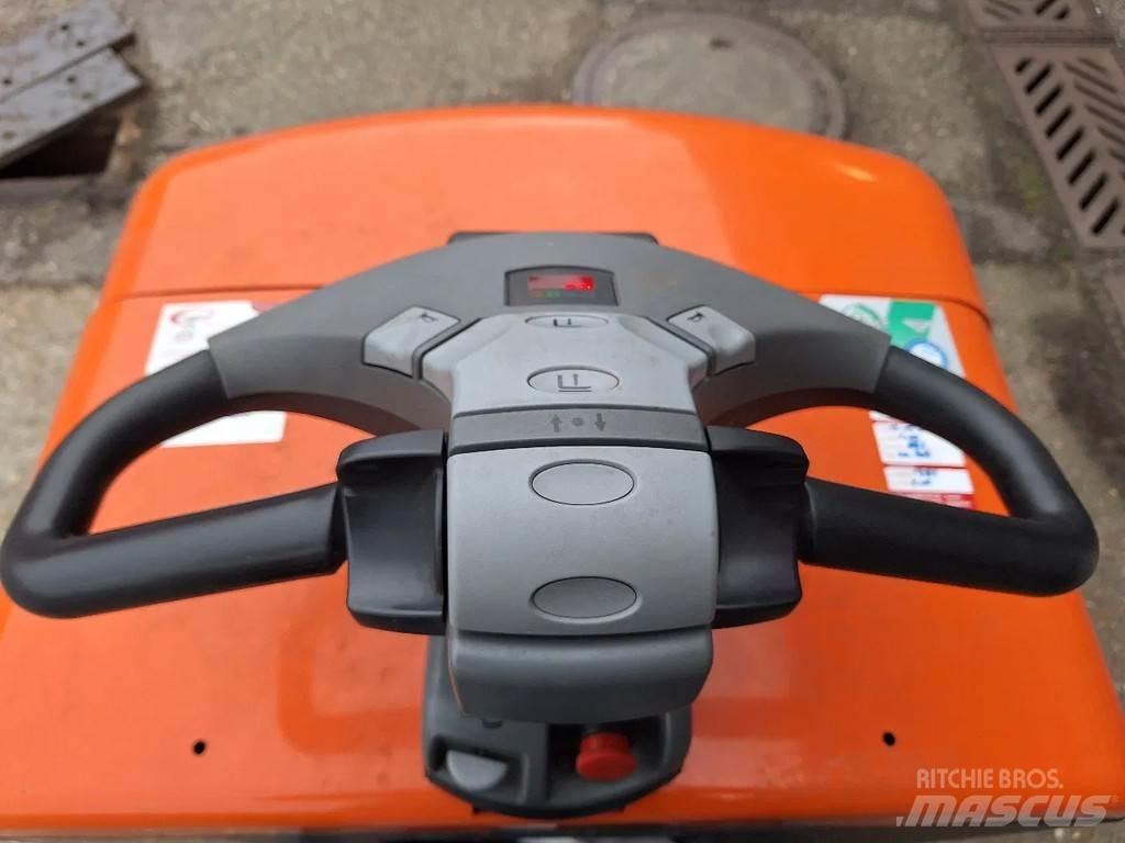BT OSE120CB Mittelhub-Kommissionierer