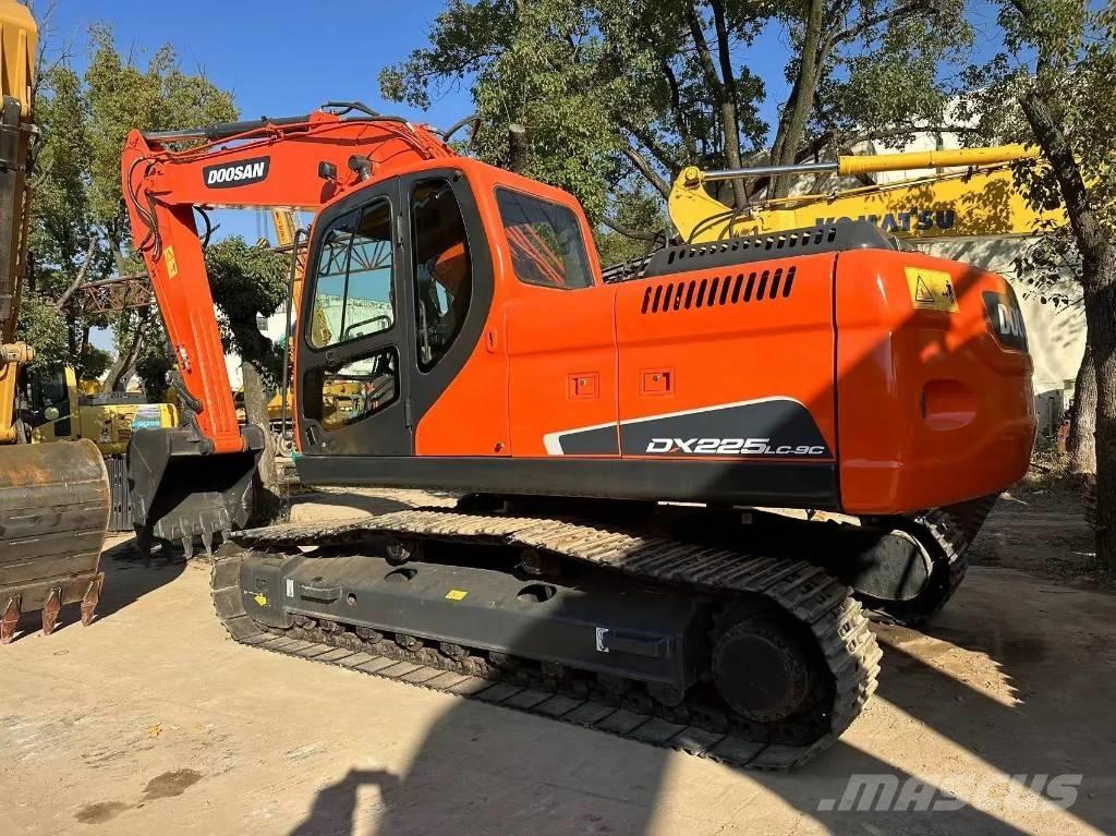 Doosan DX225LC-9C Raupenbagger