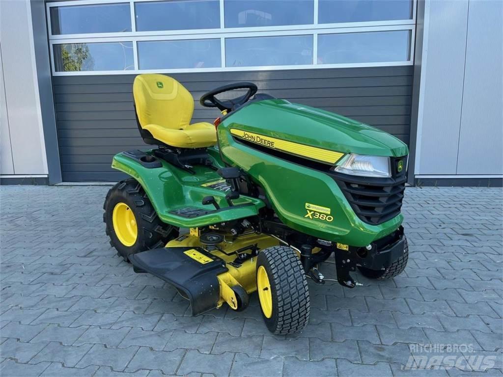 John Deere X380 Grünflächenmäher