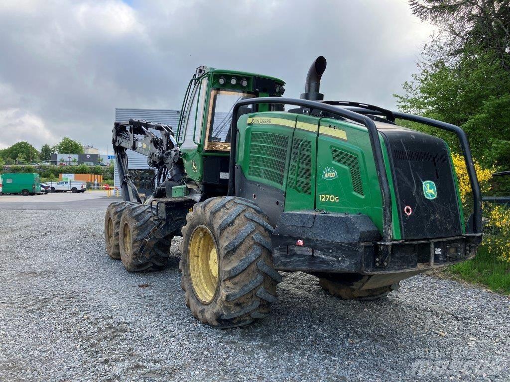 John Deere 1270G Harvester