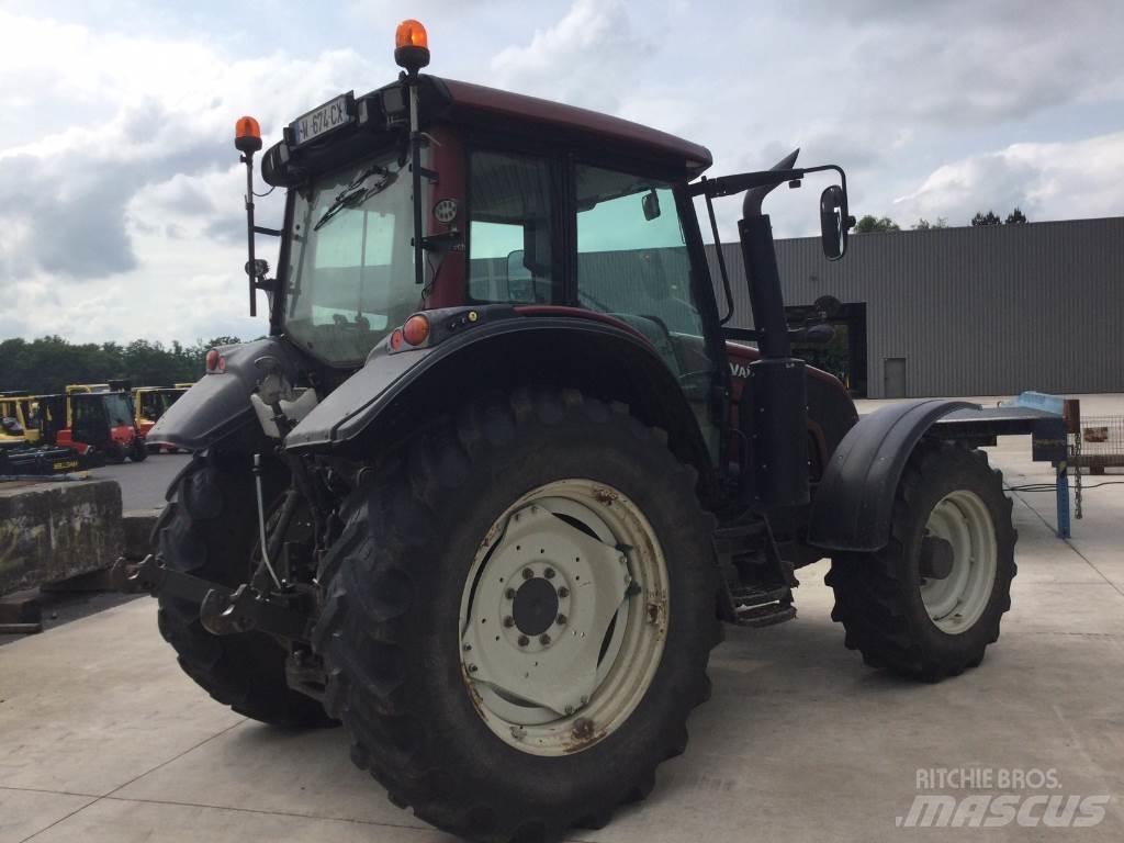 Valtra N123 Traktoren