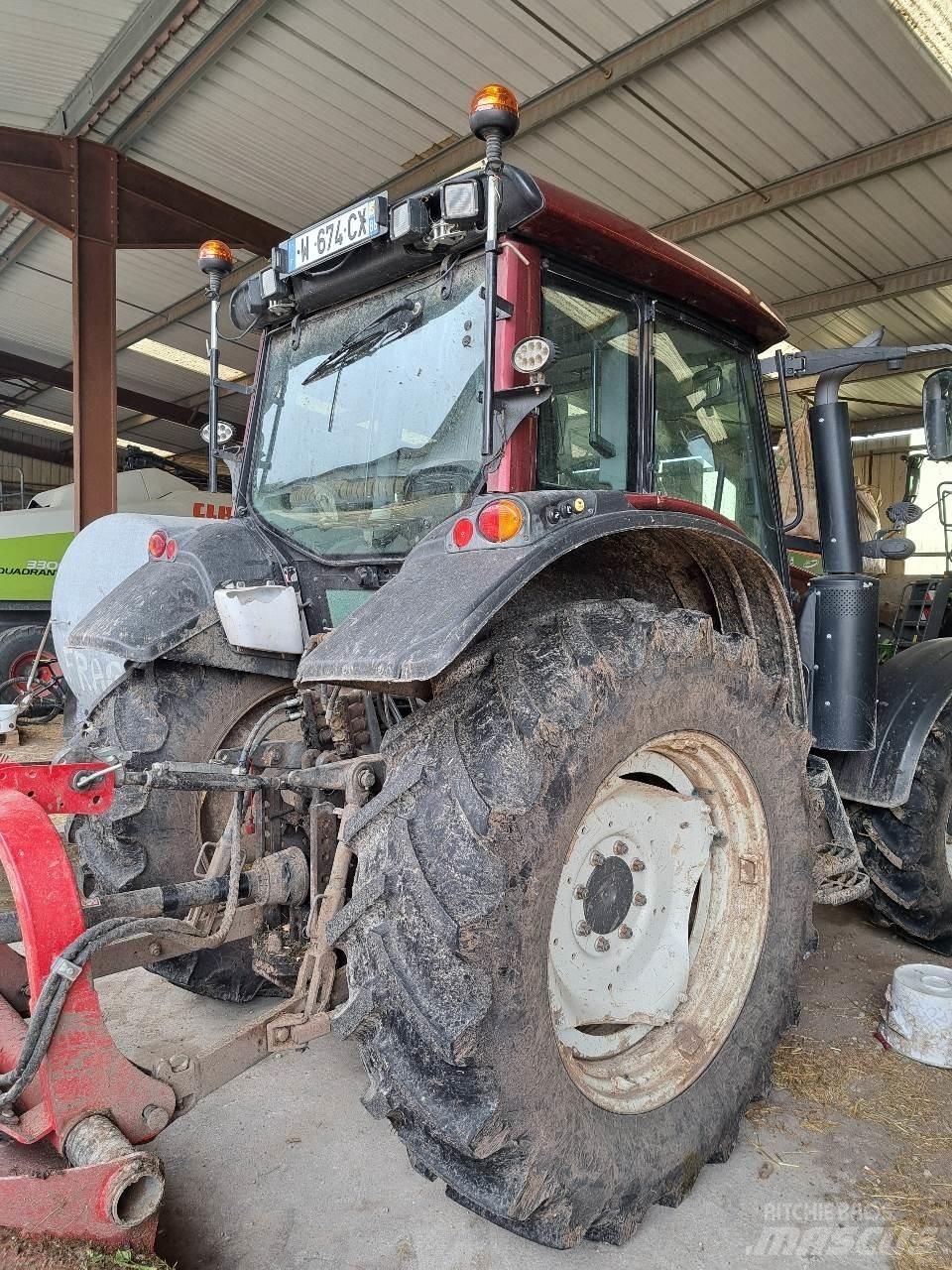 Valtra N123 Traktoren