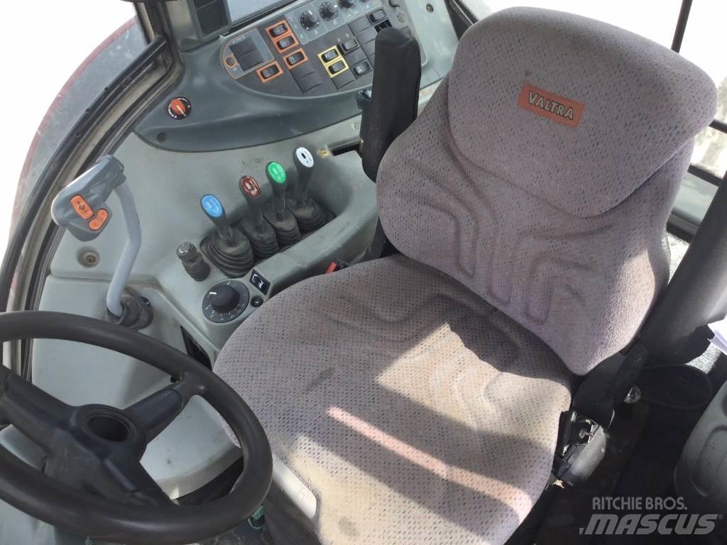 Valtra N123 Traktoren