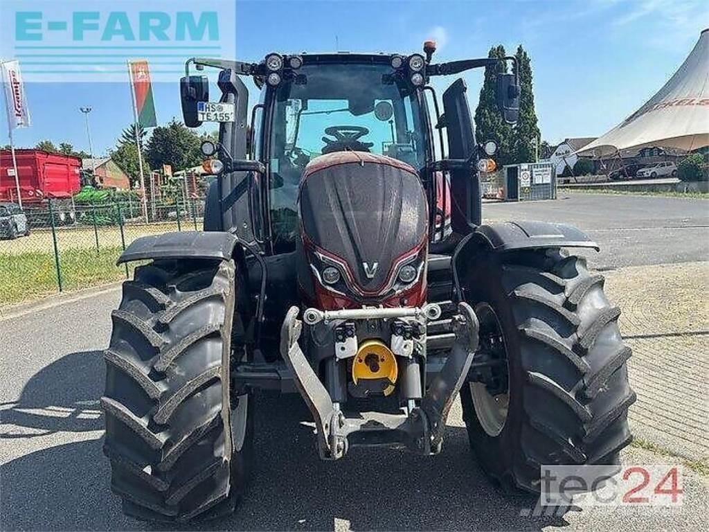 Valtra n 155 ed Traktoren