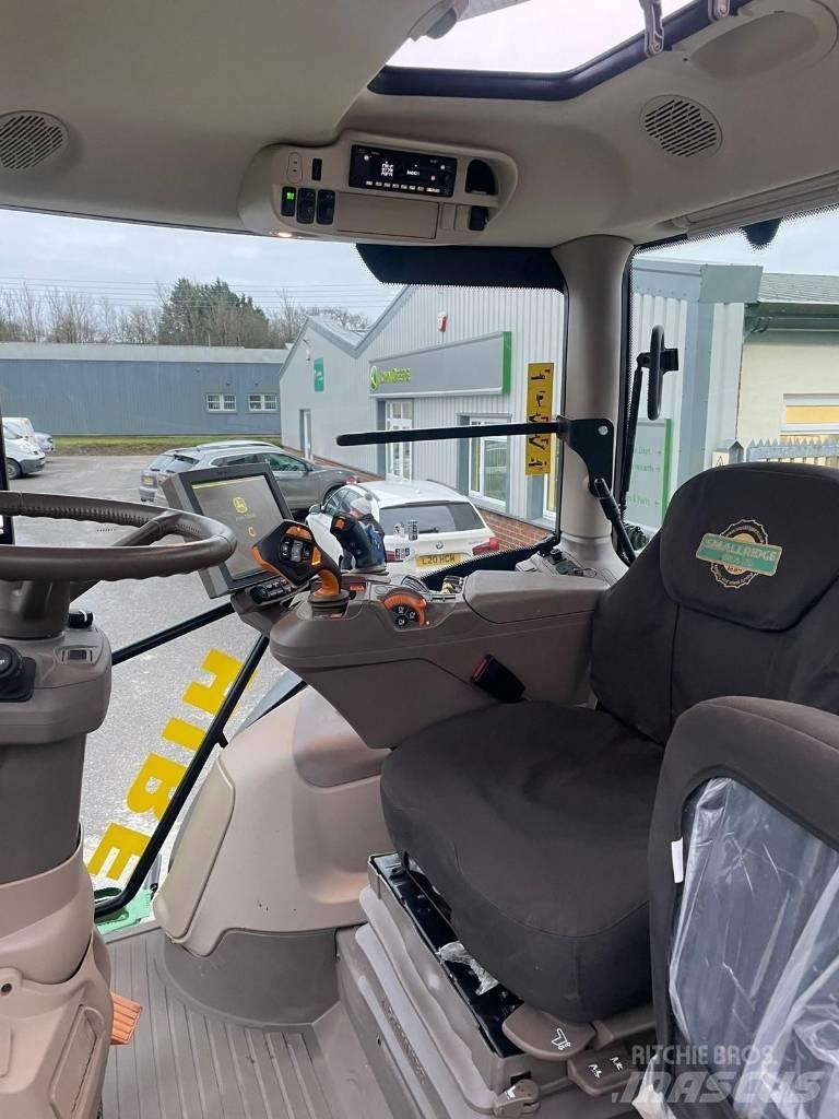 John Deere 6R215 Traktoren