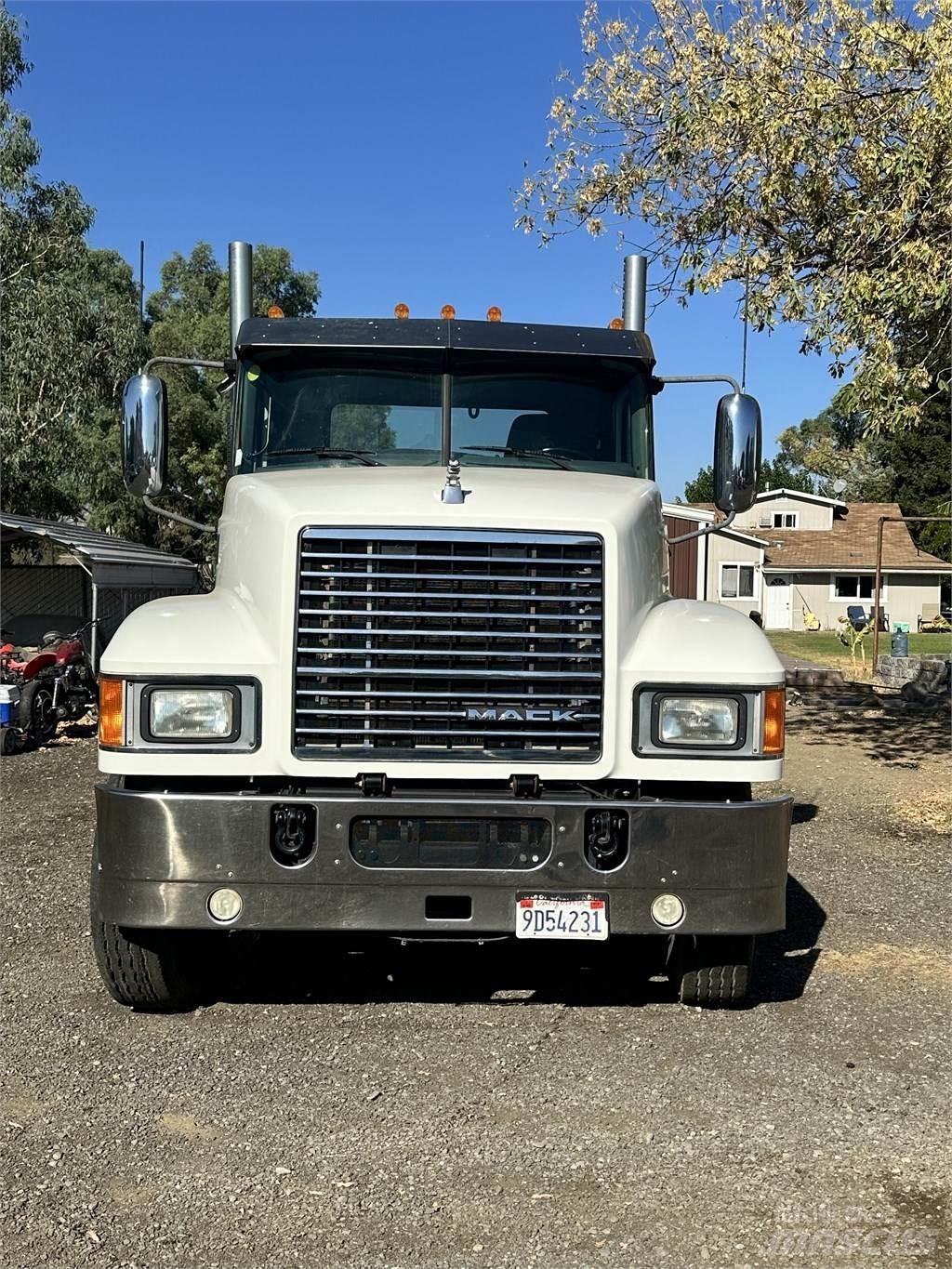 Mack CHU 613 Sattelzugmaschinen