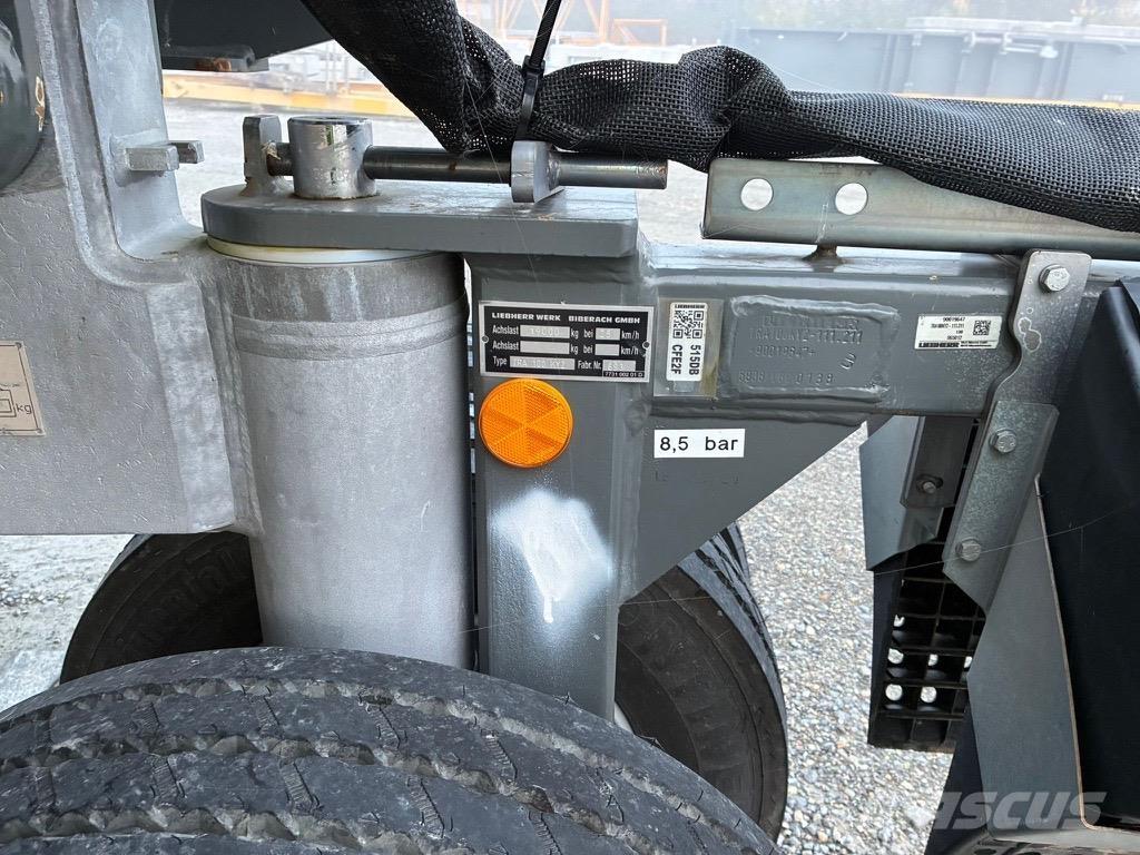 Liebherr L1-32 Turmdrehkrane