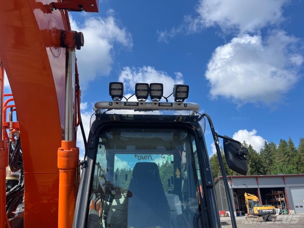Hitachi ZX 135 US-6 Raupenbagger