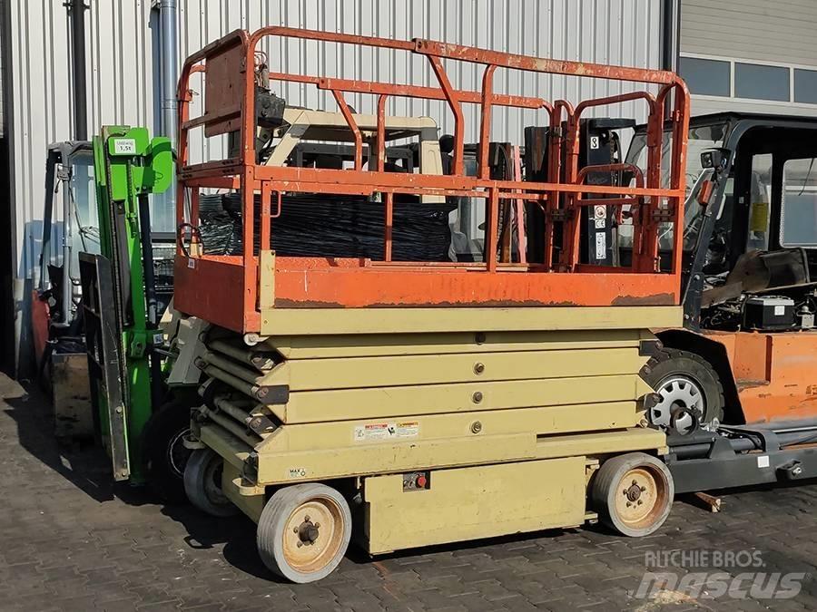 JLG 2646 E 2 Scheren-Arbeitsbühnen