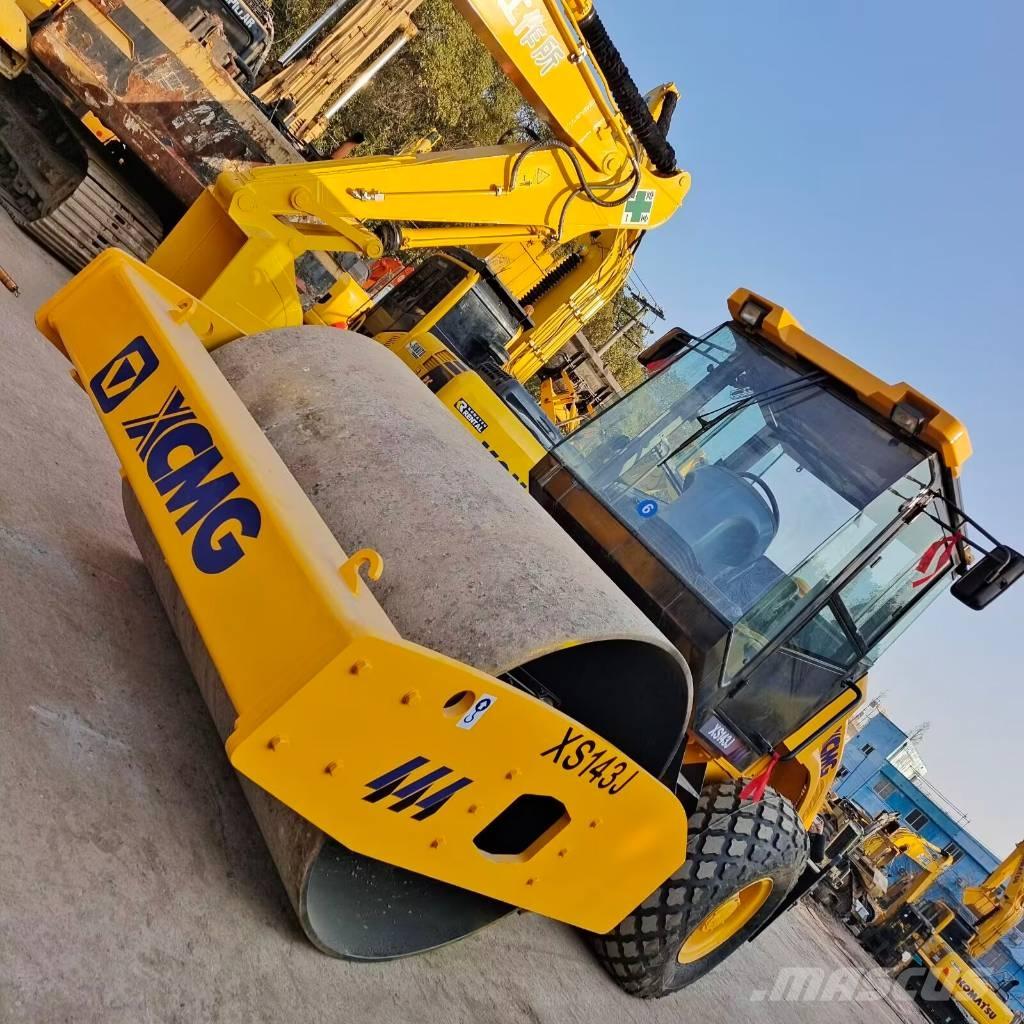 XCMG XS 143 J Walzenzüge