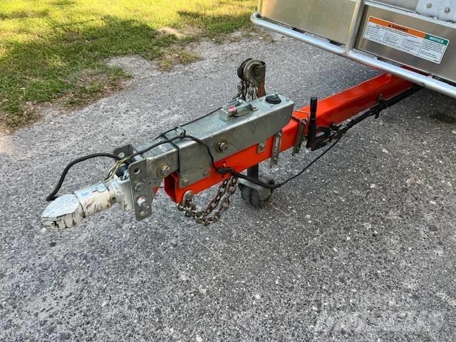 JLG T 350 Anhänger-Arbeitsbühnen