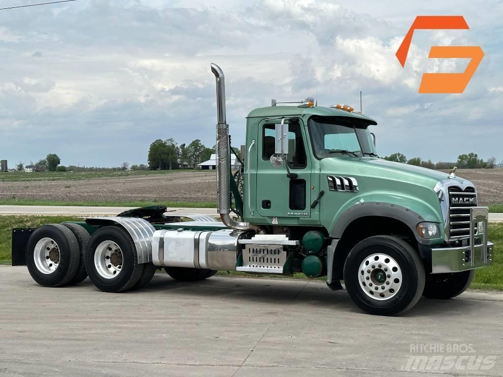 Mack GU713 Sattelzugmaschinen