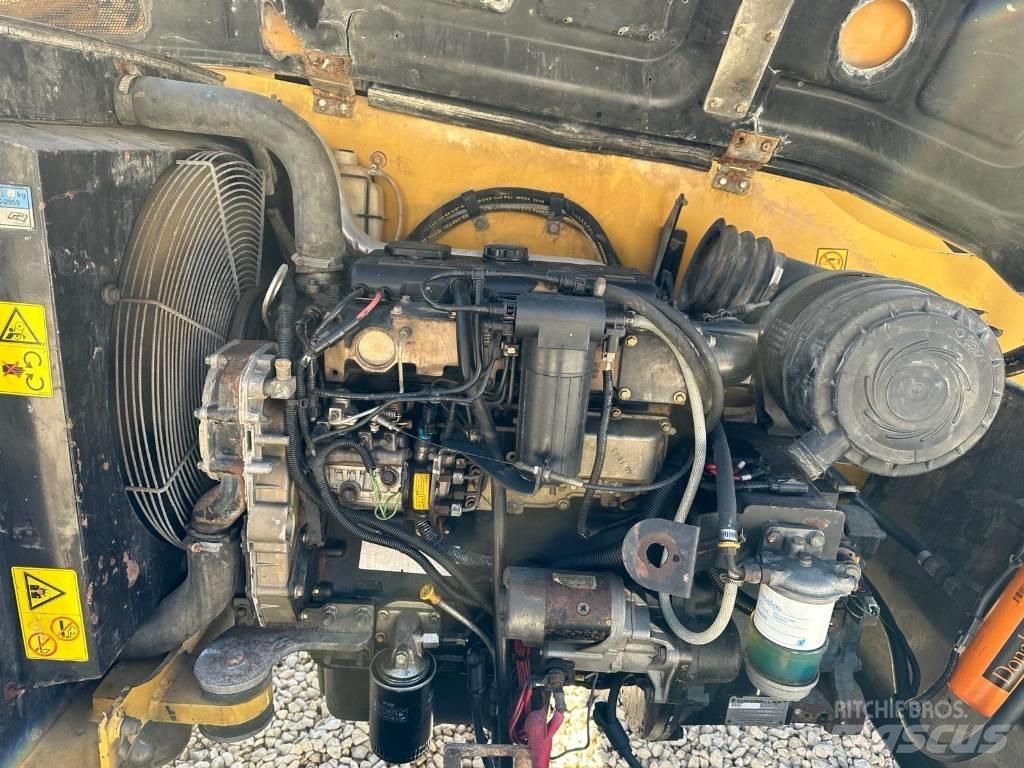 CAT TH 414 Teleskoplader