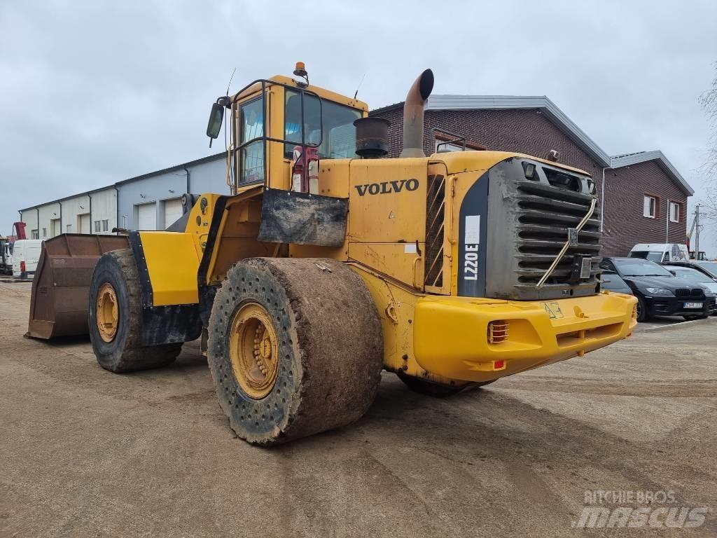 Volvo L 220 E Radlader