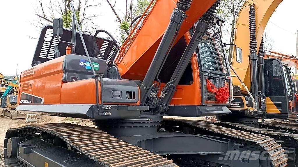 Doosan 225 LC-9 Raupenbagger