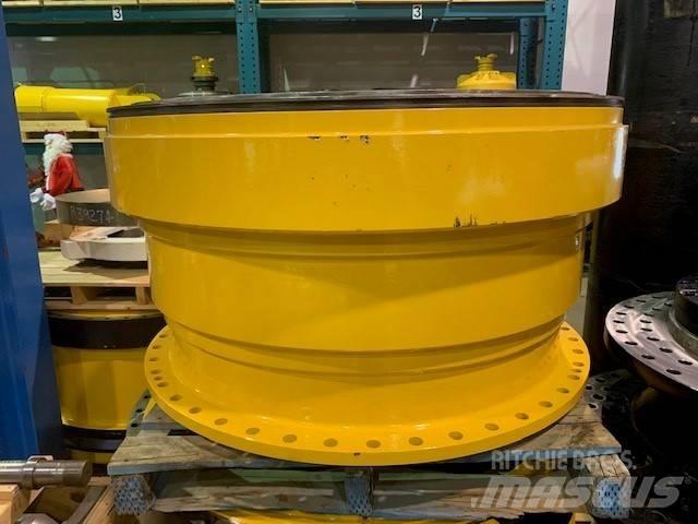 Komatsu 830 E Dumper - Knickgelenk