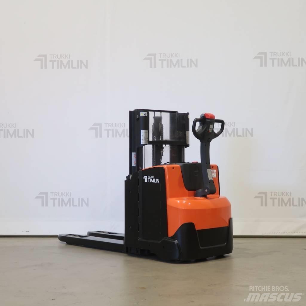 Toyota SWE200D Deichselstapler