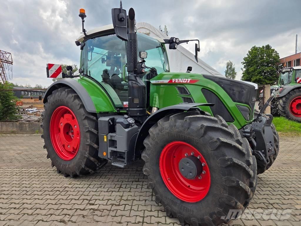 Fendt 724 Vario Traktoren