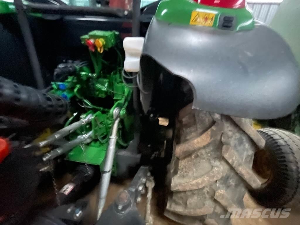 John Deere 6100 M Traktoren