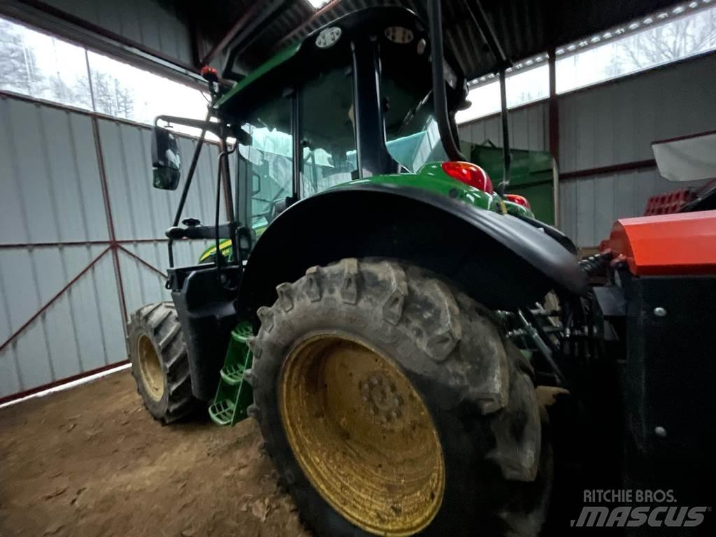 John Deere 6100 M Traktoren