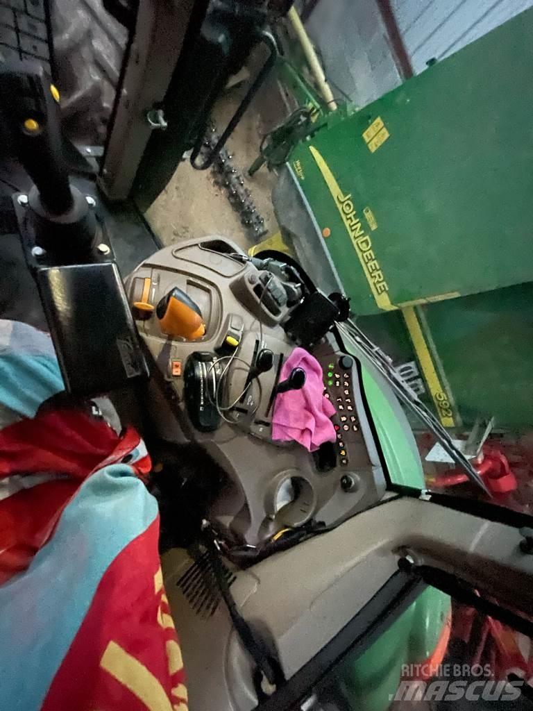 John Deere 6100 M Traktoren
