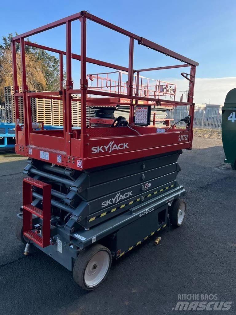 SkyJack SJ 4732 Scheren-Arbeitsbühnen