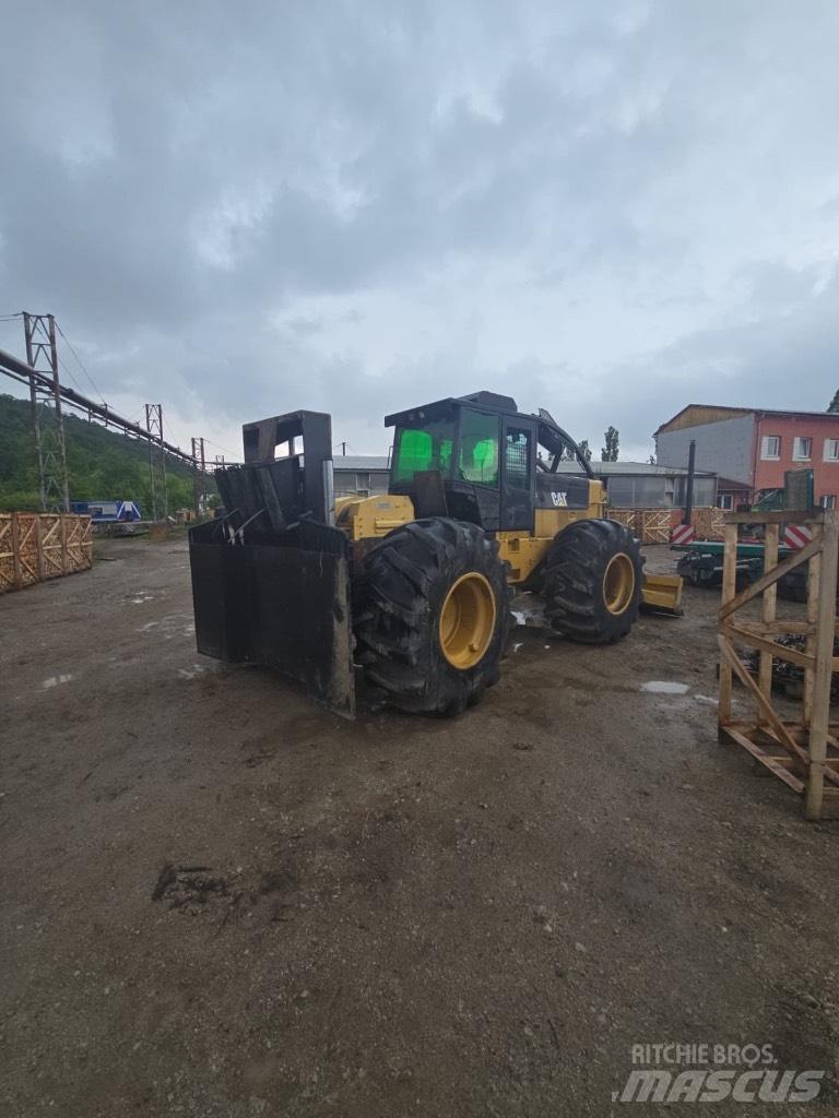 CAT 525 C Stammholzschlepper