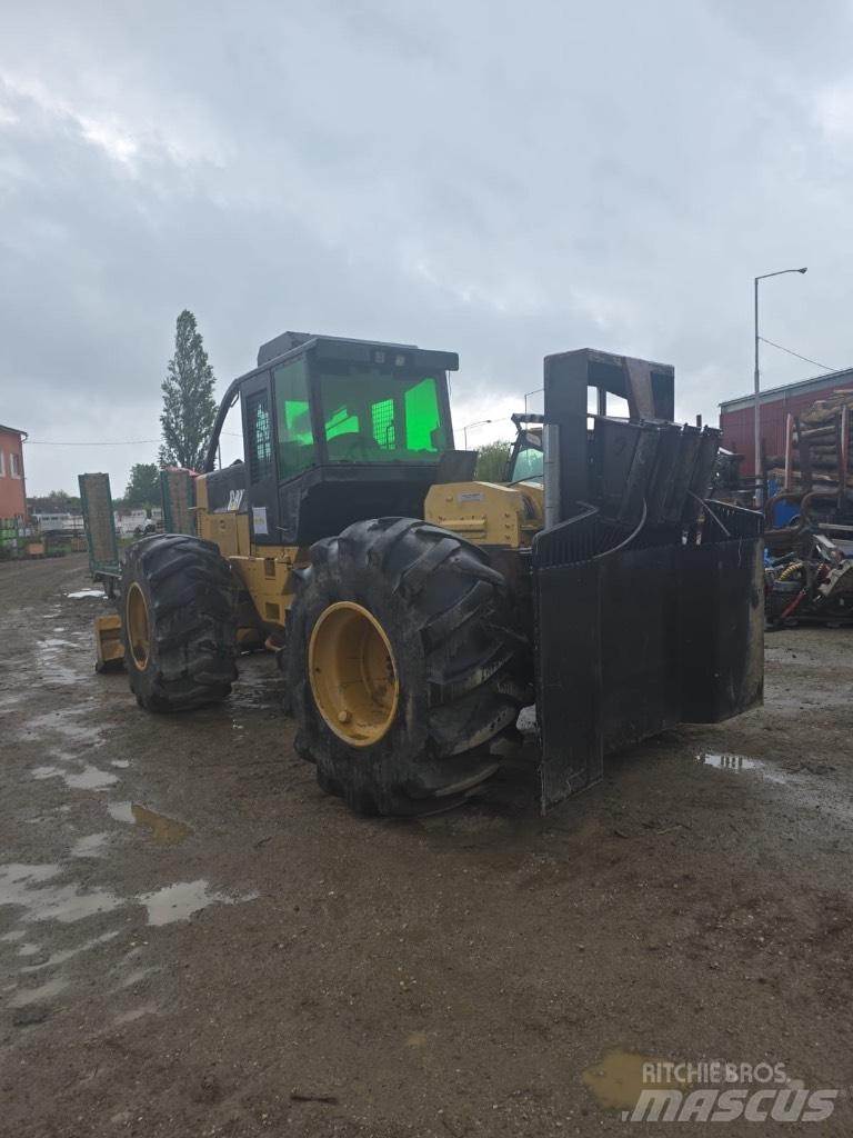 CAT 525 C Stammholzschlepper