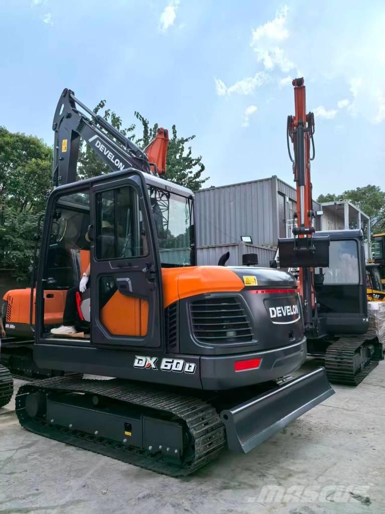 Develon DX 60 D Raupenbagger