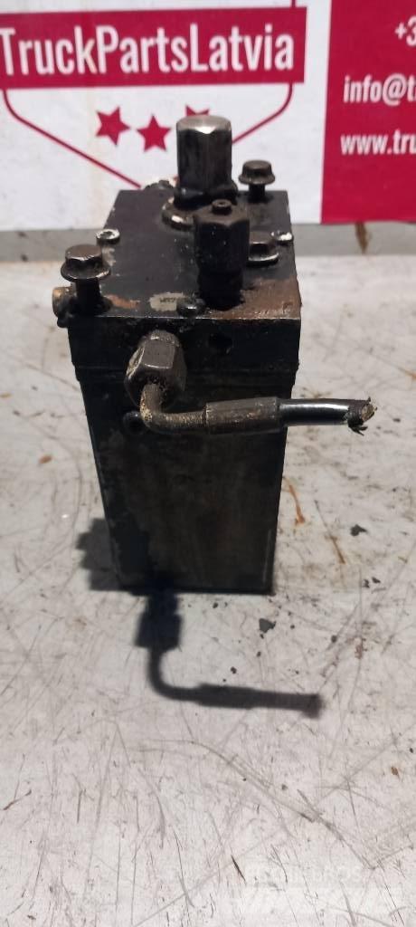 Volvo FH 12.    21882617 Hydraulik