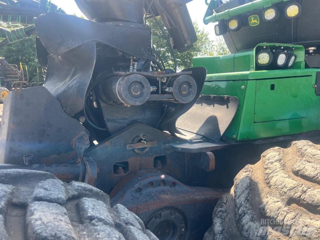 John Deere 1270 G Harvester