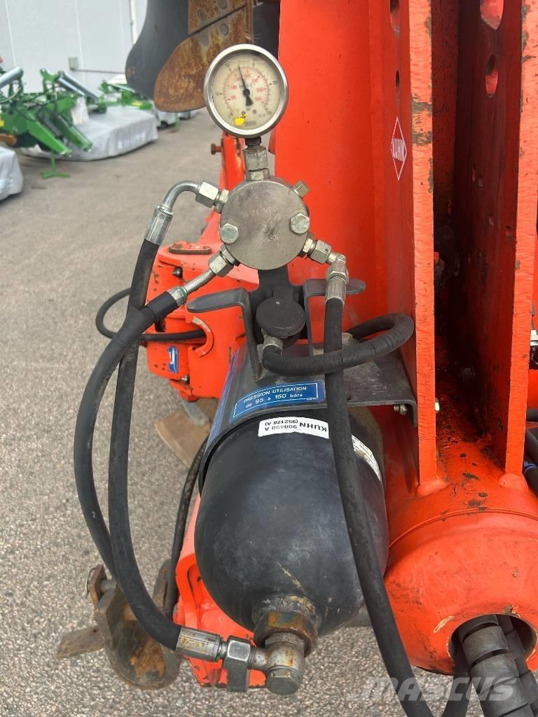Kuhn Vari-Master 122 Wendepflüge