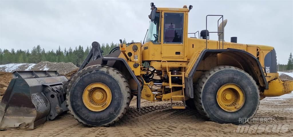 Volvo L220E Radlader