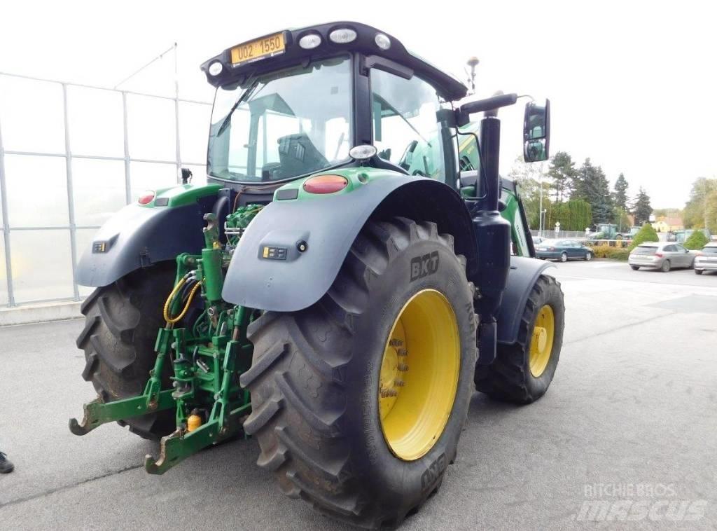 John Deere 6215 R Traktoren