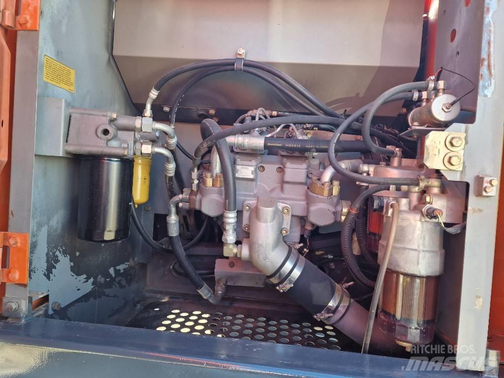 Hitachi ZX 210-3 Raupenbagger